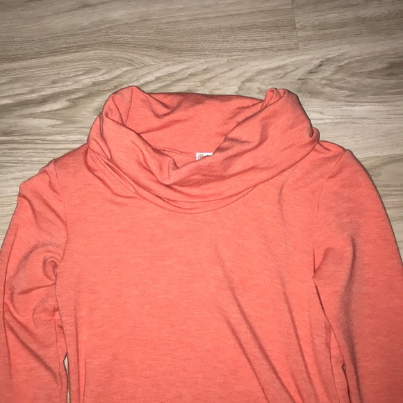 Guess Turtleneck Sweater - Picture 2 of 3